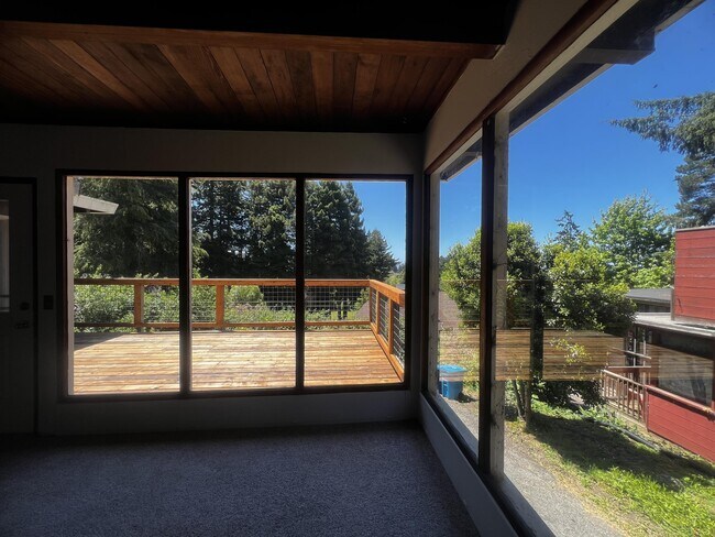 Building Photo - 39 E 15th St