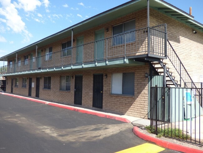 Building Photo - 2936 N 39th St