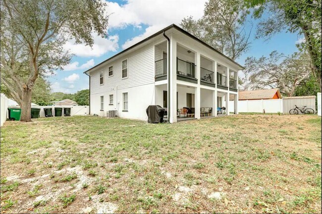 Building Photo - 655 3rd Ave N