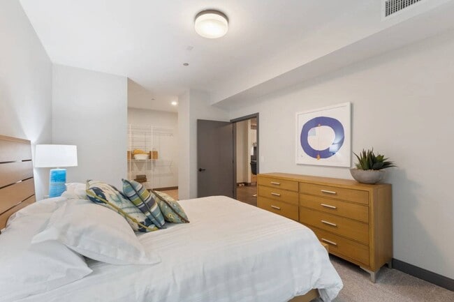 Building Photo - Millennium on LaSalle