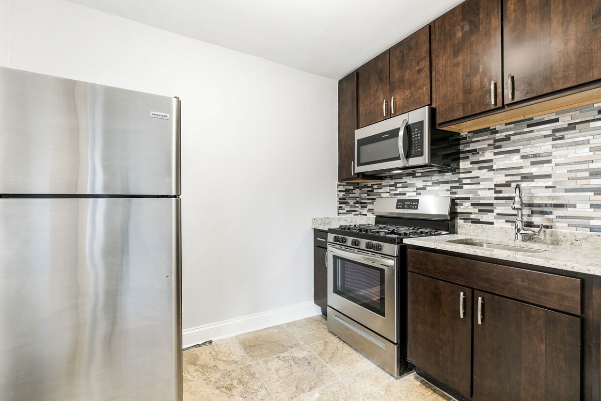 Foto principal - 5852 N Sheridan Rd