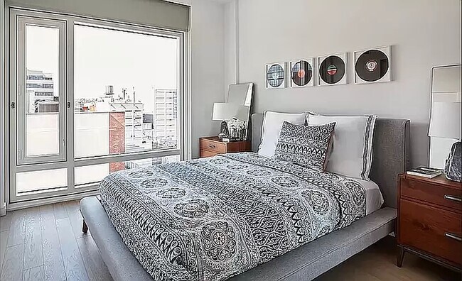 Foto del edificio - 572 Eleventh Avenue