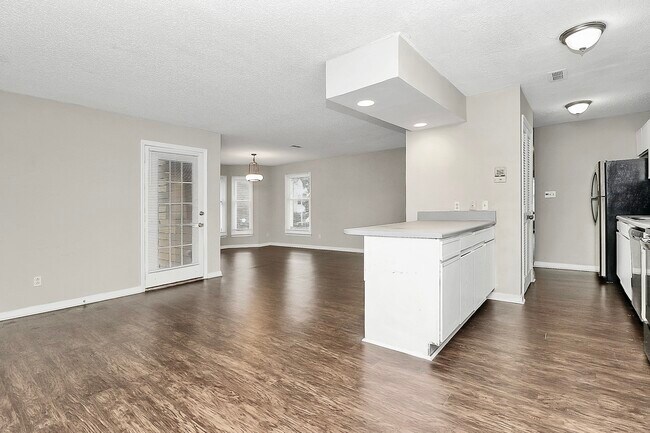Foto del edificio - 7360 Rose Terrace Ct