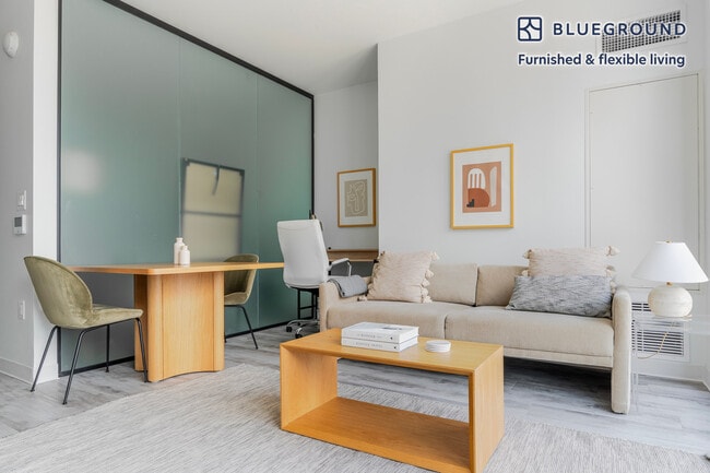 Building Photo - 501 Brazos St