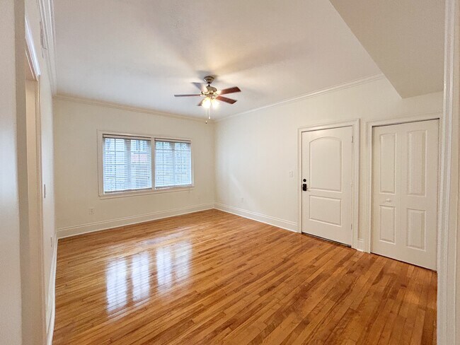 Foto del edificio - 2117 W Dekle Ave