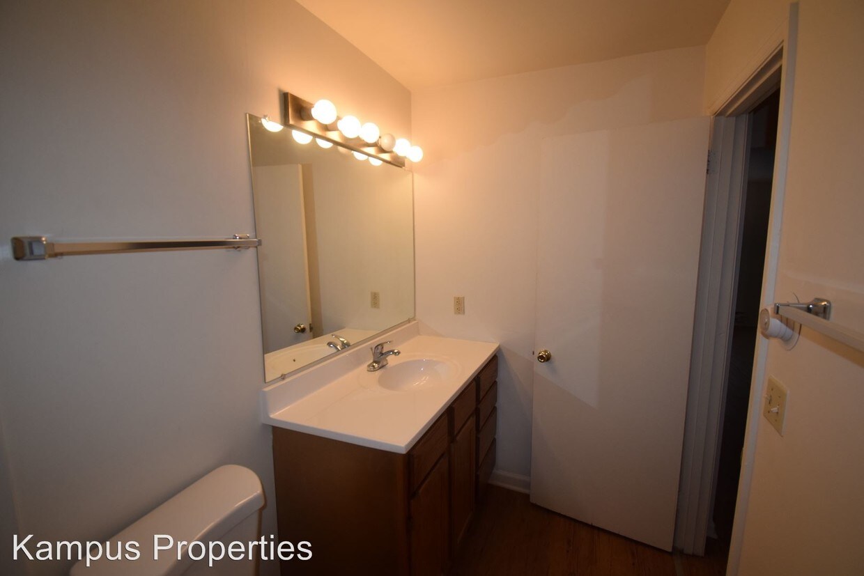 Primary Photo - 350 Linden Walk