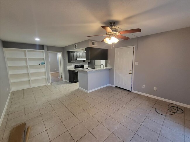 Foto del edificio - 12955 Woodforest Blvd