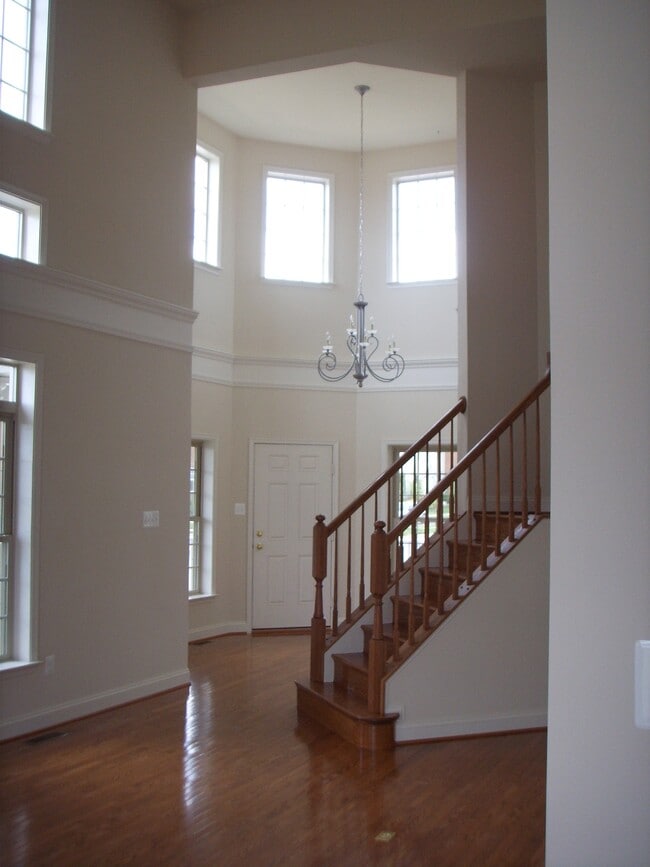 Building Photo - 3017 Sanctuary Ln