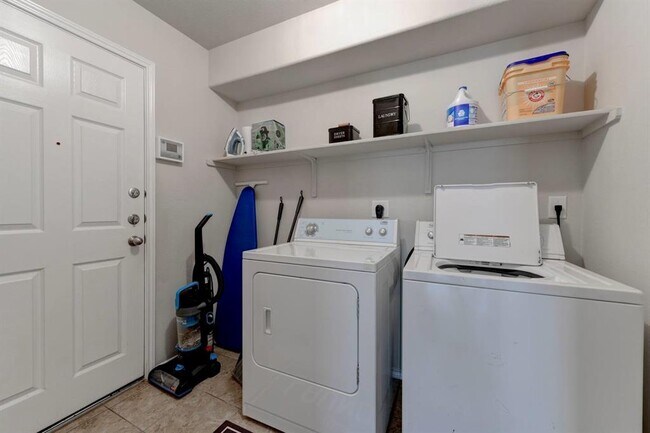 Foto del edificio - 9401 Zayden Dr