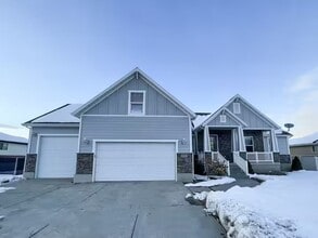 Building Photo - 422 W 150 N
