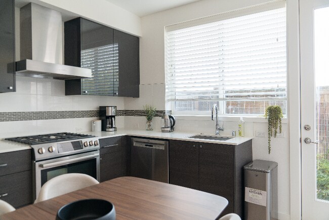 Foto del edificio - 122 20th Ave