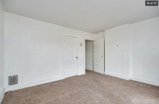 Foto del edificio - 818 Troy St