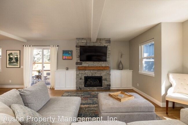 Building Photo - 3 br, 2.5 bath House - 1760 NW 12th Street...