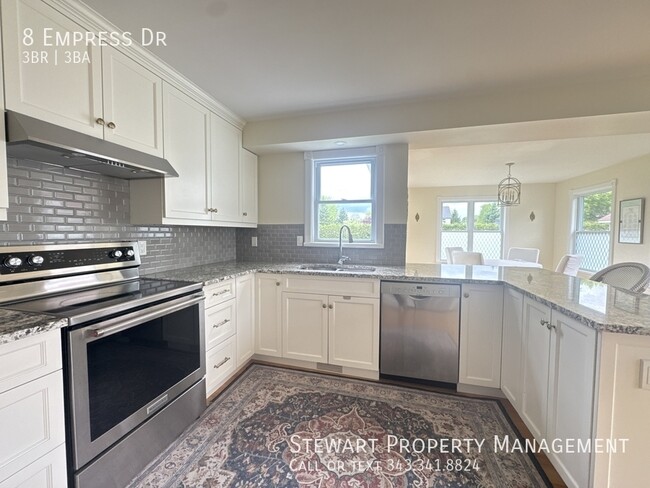Building Photo - 8 Empress Dr