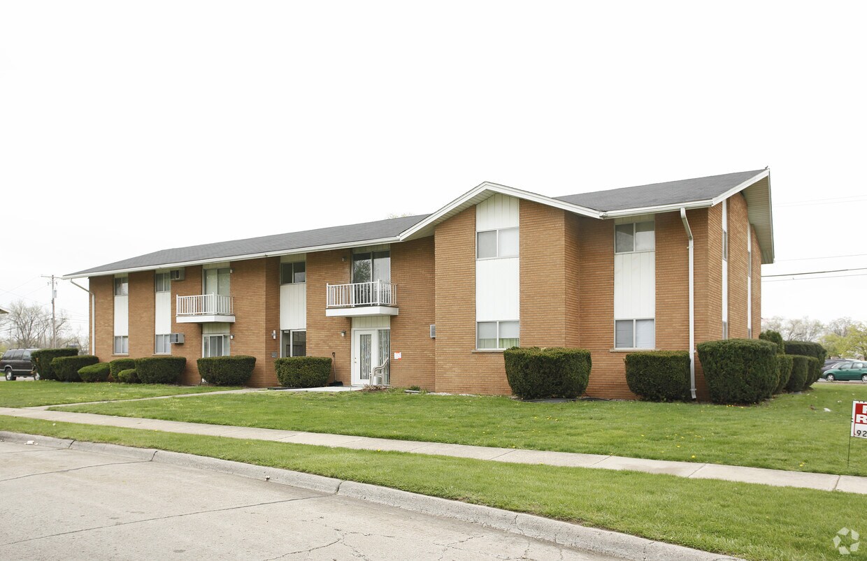 Primary Photo - 5600 Williams St