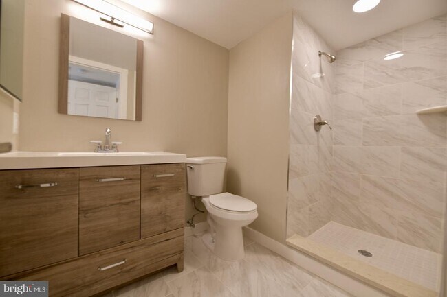 Building Photo - 7621 Provincial Dr