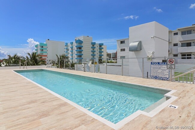 Foto del edificio - 250 Collins Ave