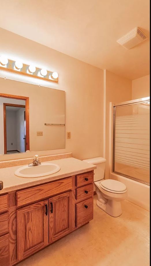 bathroom - 1000 Pleasantview Ave