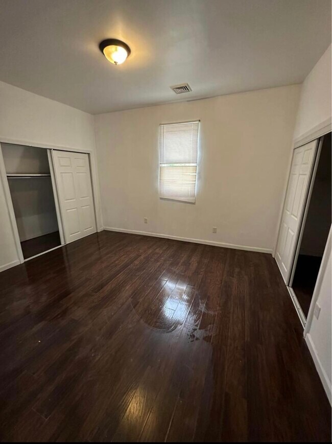 Foto del edificio - 225 Chadwick Ave