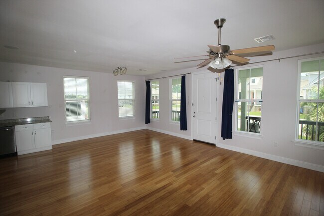 Building Photo - 1306 Foy St