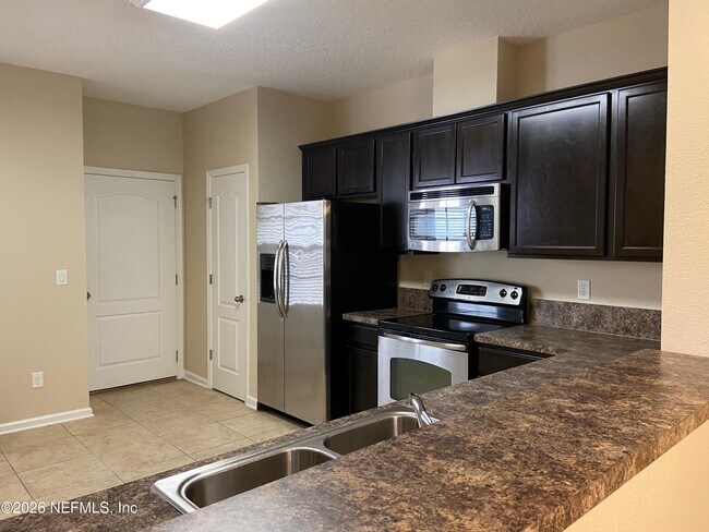 Foto del edificio - 3697 Hartsfield Forest Cir