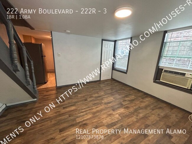 Foto del edificio - 222 Army Blvd