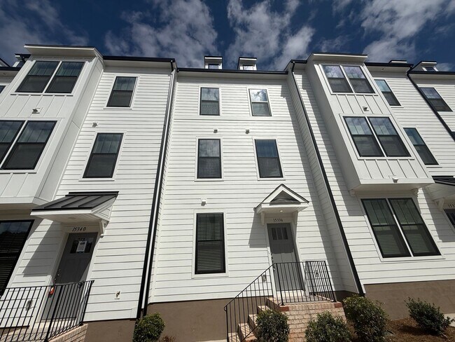 Building Photo - Brand New Townhome in the heart of Ballant...