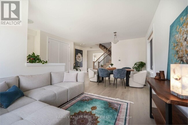 Building Photo - 253 Seaview Heights