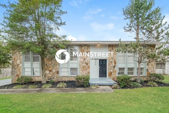 Foto principal - 3 Bedroom Pet-Friendly Home in POWELL, TN ...