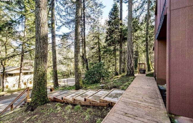 Foto del edificio - 3 bedroom 2 bathroom duplex in South Eugene!