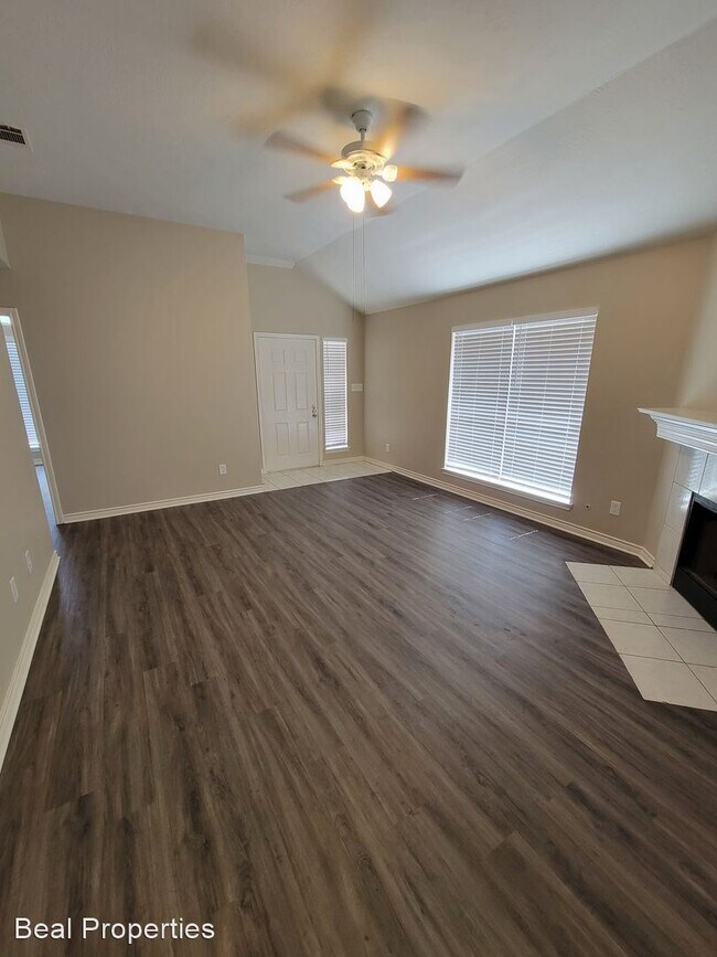 Foto del edificio - 3 br, 2 bath House - 817 Azalea Ct