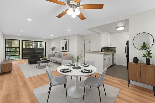 Building Photo - 8650 Gulana Ave