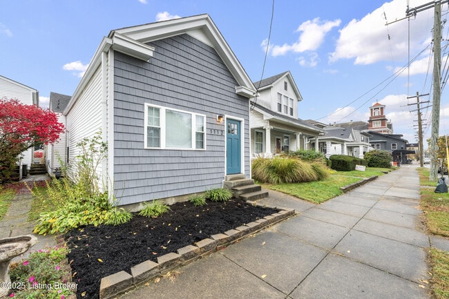 Building Photo - 1112 E Burnett Ave