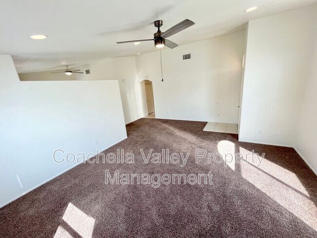 Foto del edificio - 66028 Mission Lakes Blvd