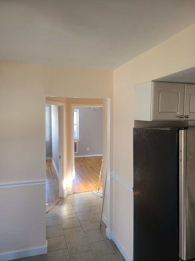 Building Photo - 3266 Griswold Ave