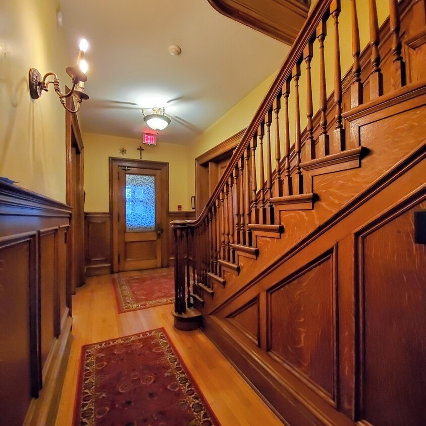 Entrance - 520 Madison Ave