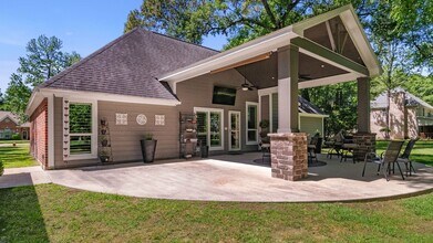 Building Photo - 502 Garrett Dr