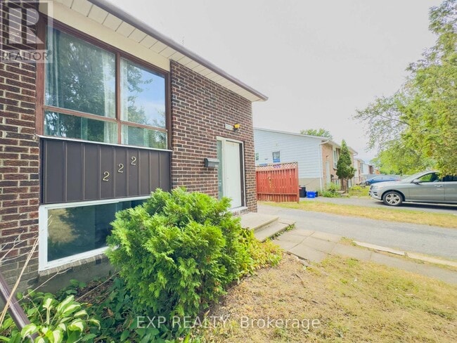 Building Photo - 222 Castlefrank Rd