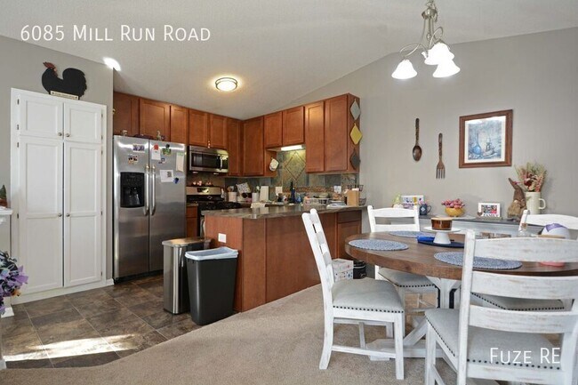 Foto del edificio - 6085 Mill Run Rd