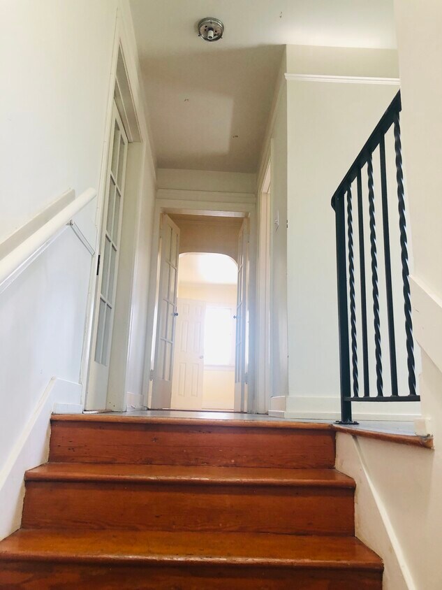 Foto principal - 1202 S Sycamore Ave