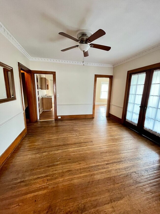 Foto del edificio - 1451 Hertel Ave