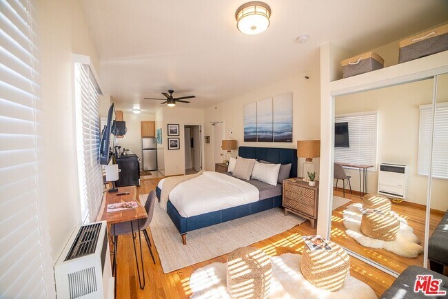 Foto del edificio - 26 Breeze Ave