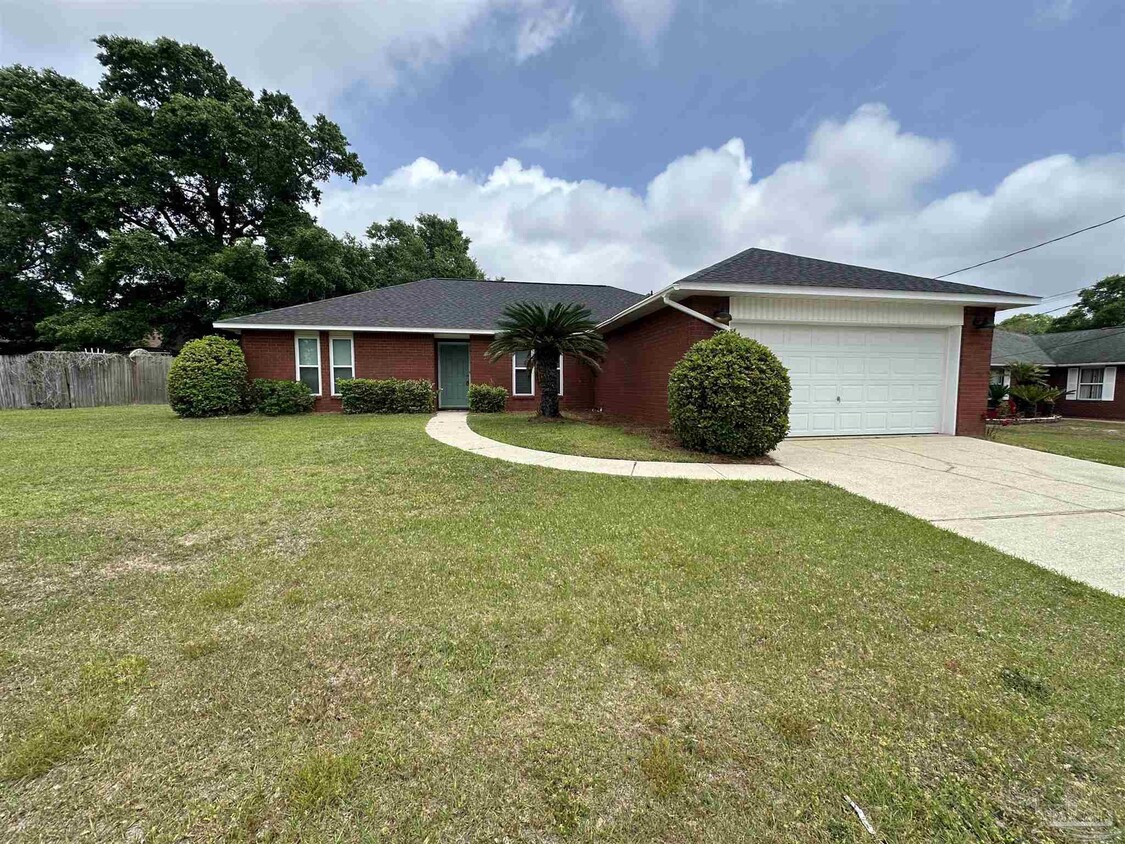 Primary Photo - 582 Ard Dr