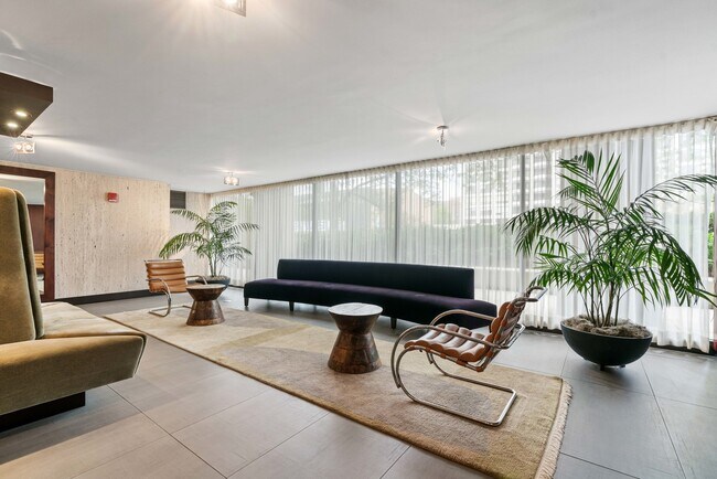 Foto del edificio - 1960 N Lincoln Park W