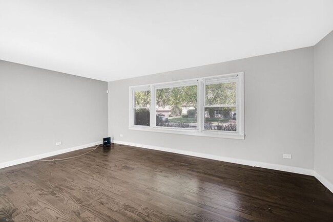 Building Photo - Great Location in Country Club Hills