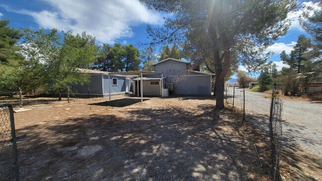 Building Photo - 521 Alaska Way