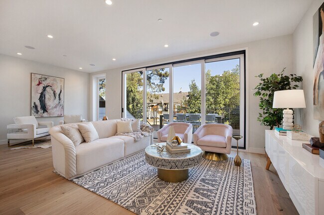 Foto del edificio - 811 Carolina St