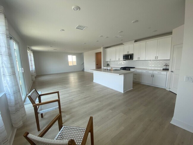 Foto del edificio - Like New 4 Bedroom Winchester Home Zoned for Temecula Schools