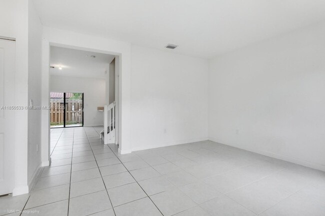Foto del edificio - 20944 NE 8th Ave