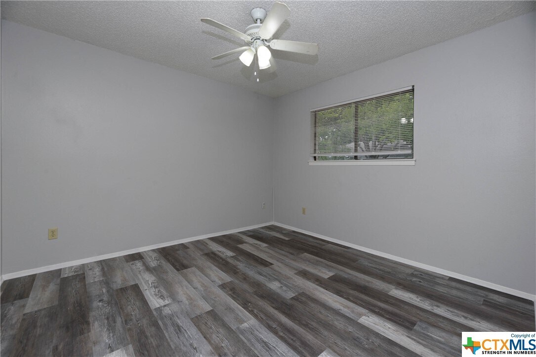 Foto del edificio - 605 Frostwood Dr
